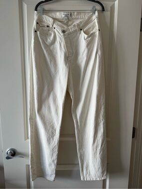 Abercrombie & Fitch Women’s Off-White Crossover Waist Straight-Leg Jeans